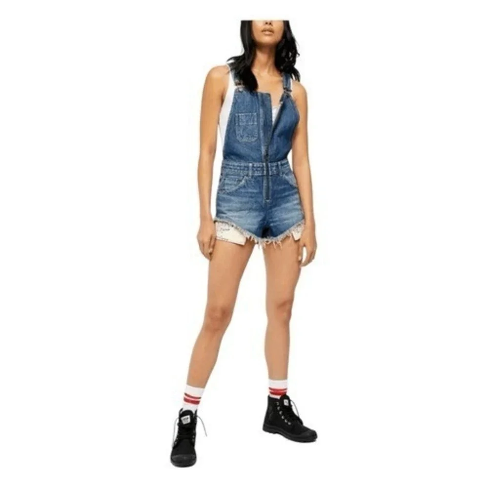 Free People We‎ The Free Sunkissed Short Overalls Blue Denim Jean Shorts 26